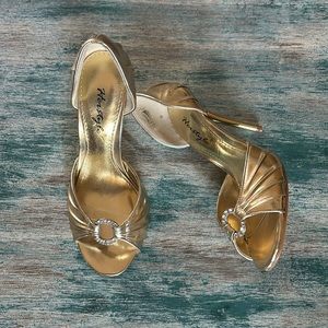 Gold Heels; Size 5